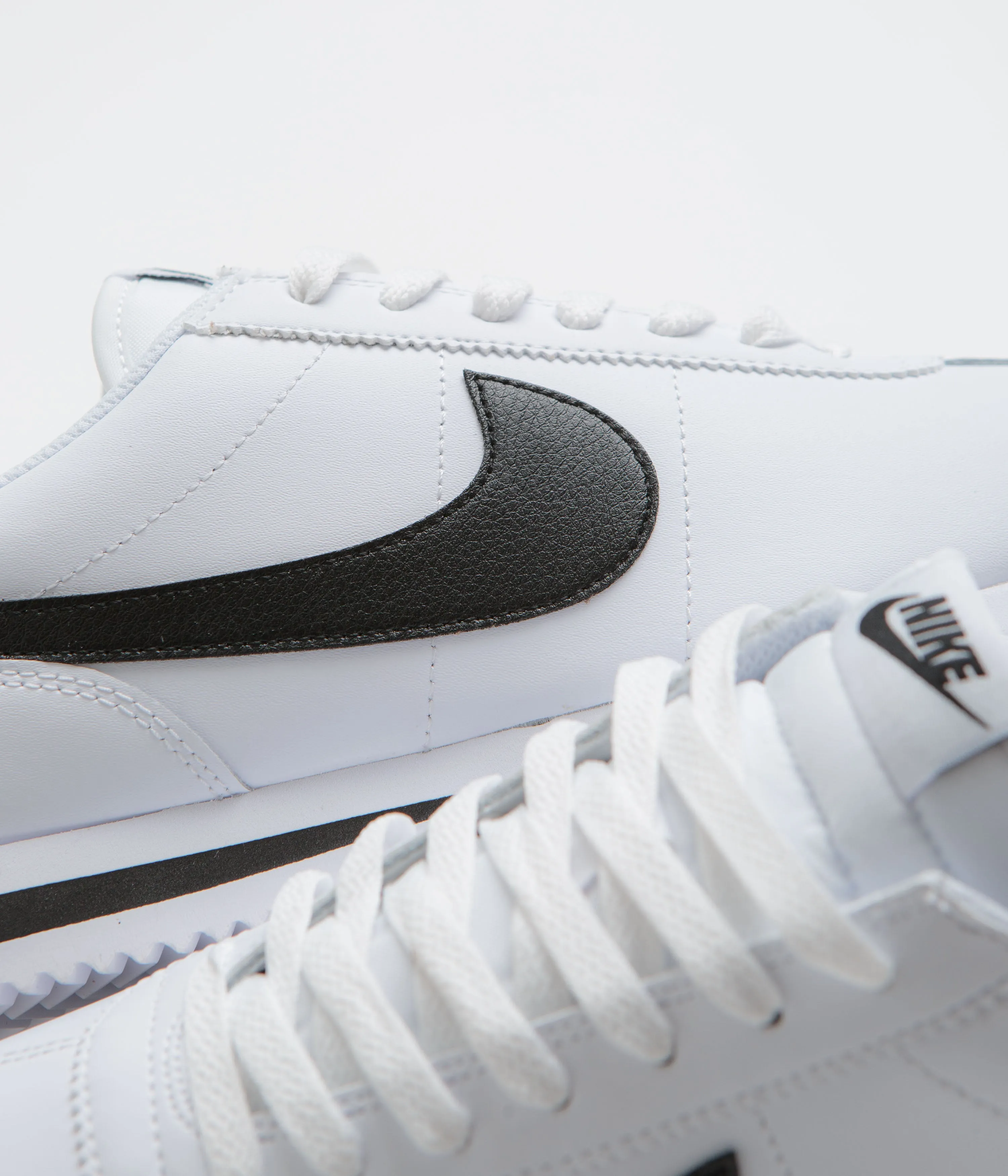 Nike Cortez Shoes - White / Black