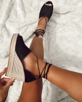 Tie Up Wedge in Black